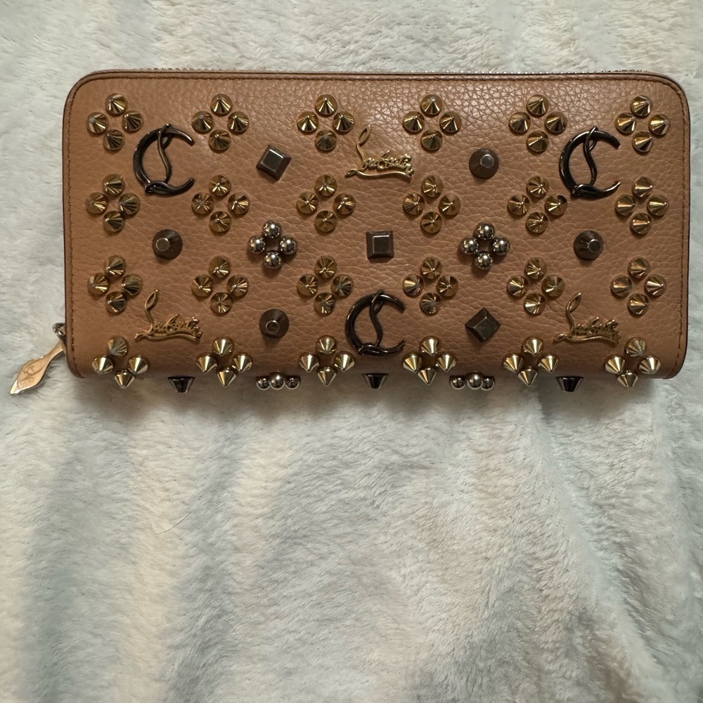 Christian Louboutin Blush Color Wallet with Metallic Accents - Picture 5 of 12
